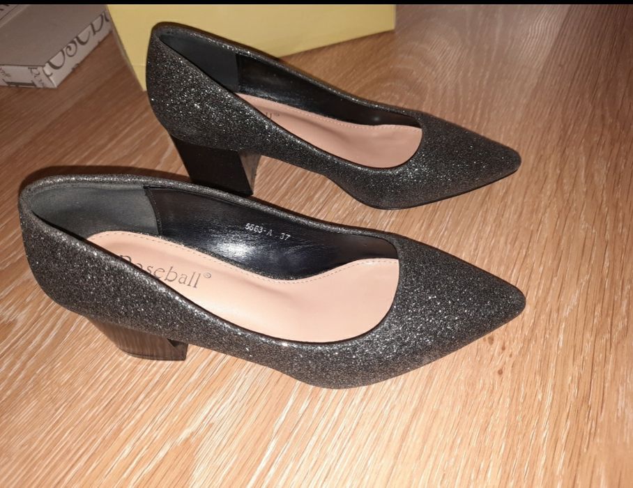 Туфли  продам 37 размер