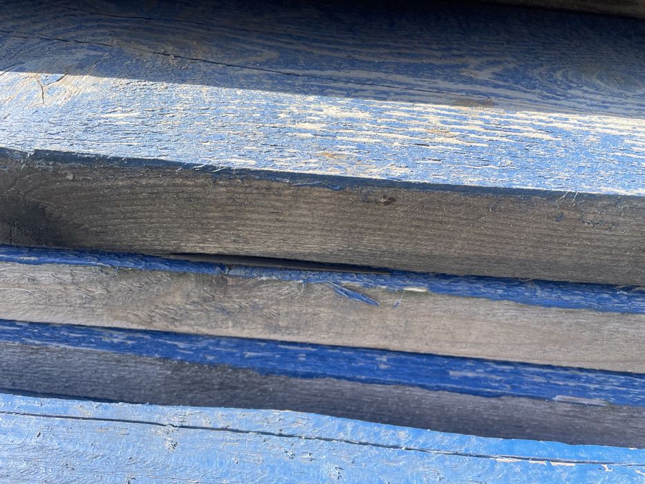 De vanzare dulapi din lemn de brad uscati