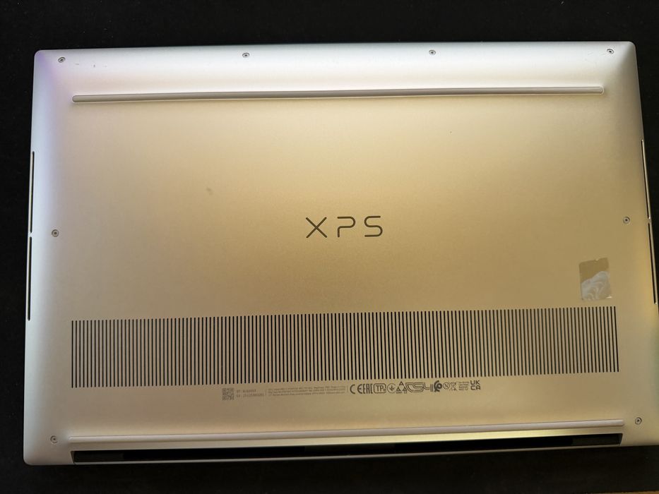 Dell XPS 15 9520 i7-12700H RTX3050Ti 4K Touchscreen 32GB DDR5 1TB SSD