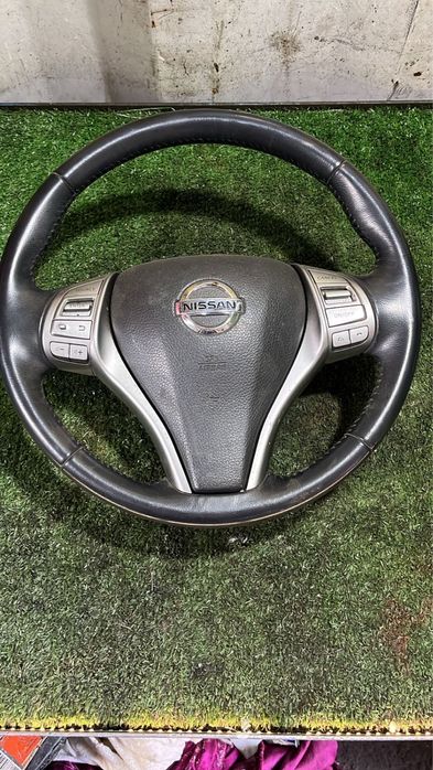 Привозной руль Nissan Teana 2018.