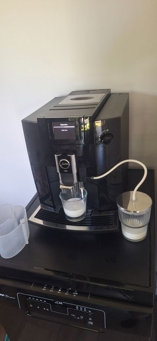 Espresor  Jura E6 Piano Black , rasnita Professional Aroma
