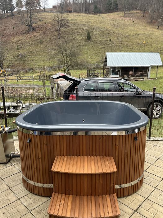 Ciubar Jacuzzi patrat