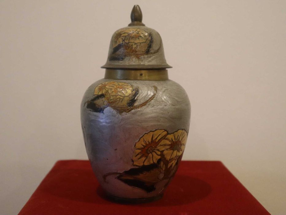 Vas vechi cu capac cloisonne