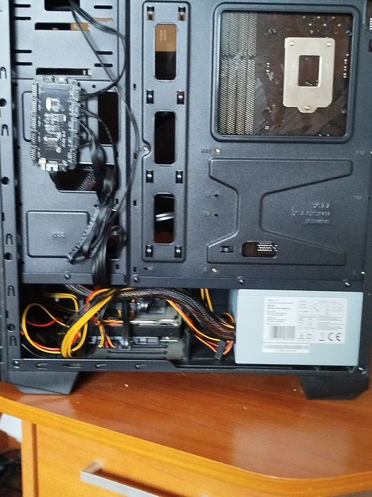 Продавам геймърски компютър