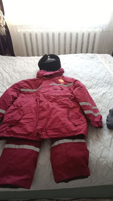 Зимние куртка и шапка ушанка