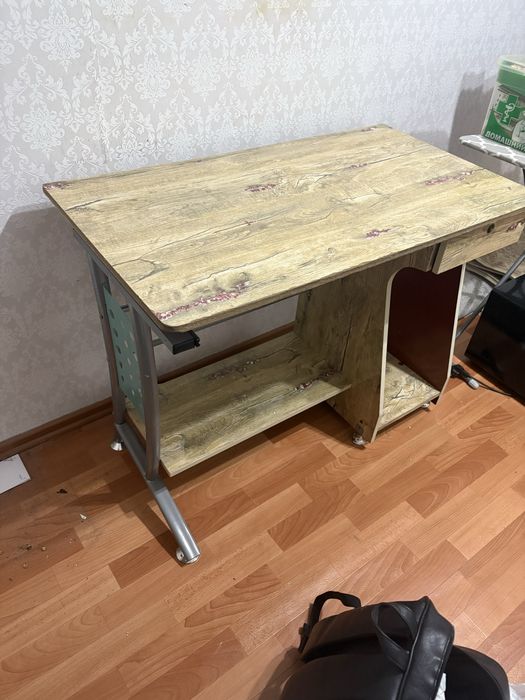 Компьютерный столик