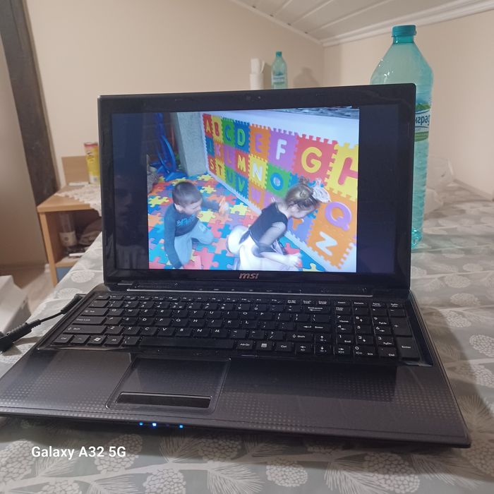 Продавам лаптоп MSI много запазен