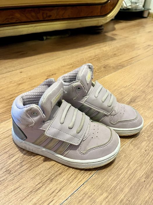 Зимни кецове и апрески Adidas за момиче