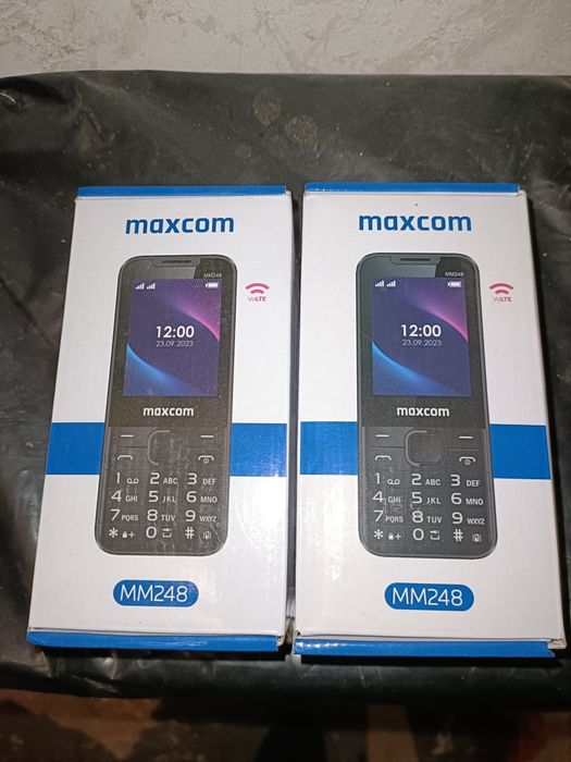 Vind două telefoane mobile noi