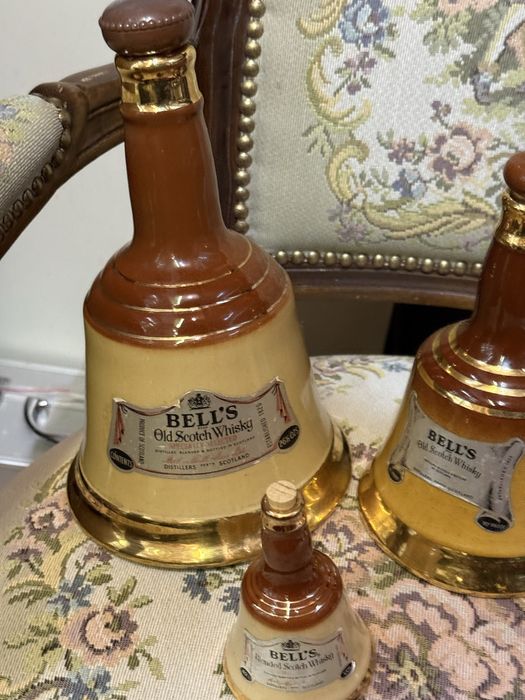 колекция от 5 стари порцеланови бутилки от уиски белс