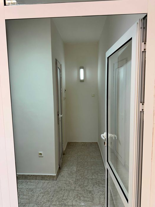 Дава се под наем Офис в Варна, Колхозен пазар - 30 кв.м за 204 € - Снимка #7