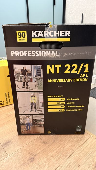 Продам профессиональный пылесос karcher