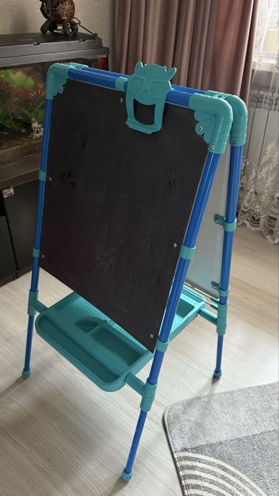 Доска для рисования, мольберт