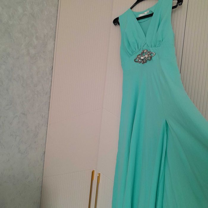 Вечерние платья бирюзовый