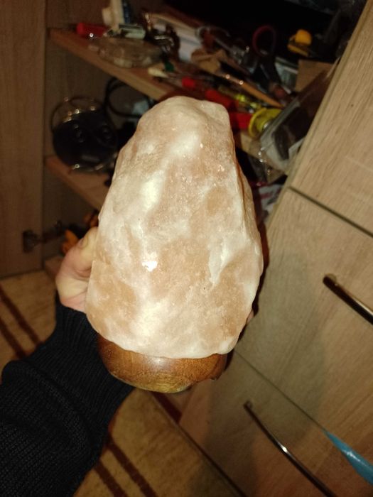 Lampa din drob de sare