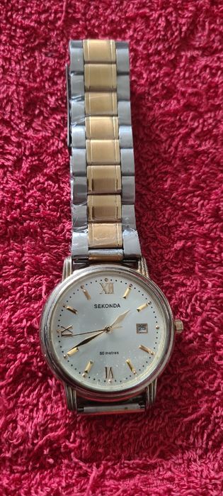 Ceasuri cuartz pe baterie , în stare foarte bună de funcționare