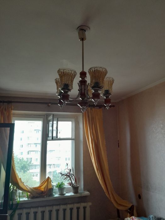 Люстры навесные  разные