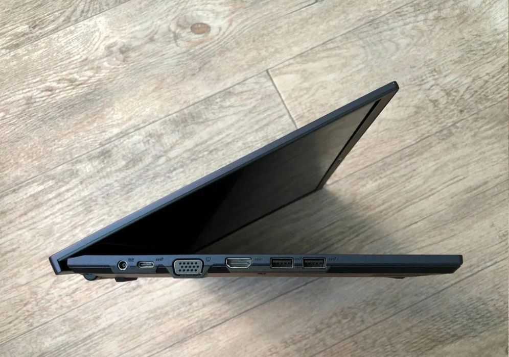 Ноутбук: ASUS Expertbook B1