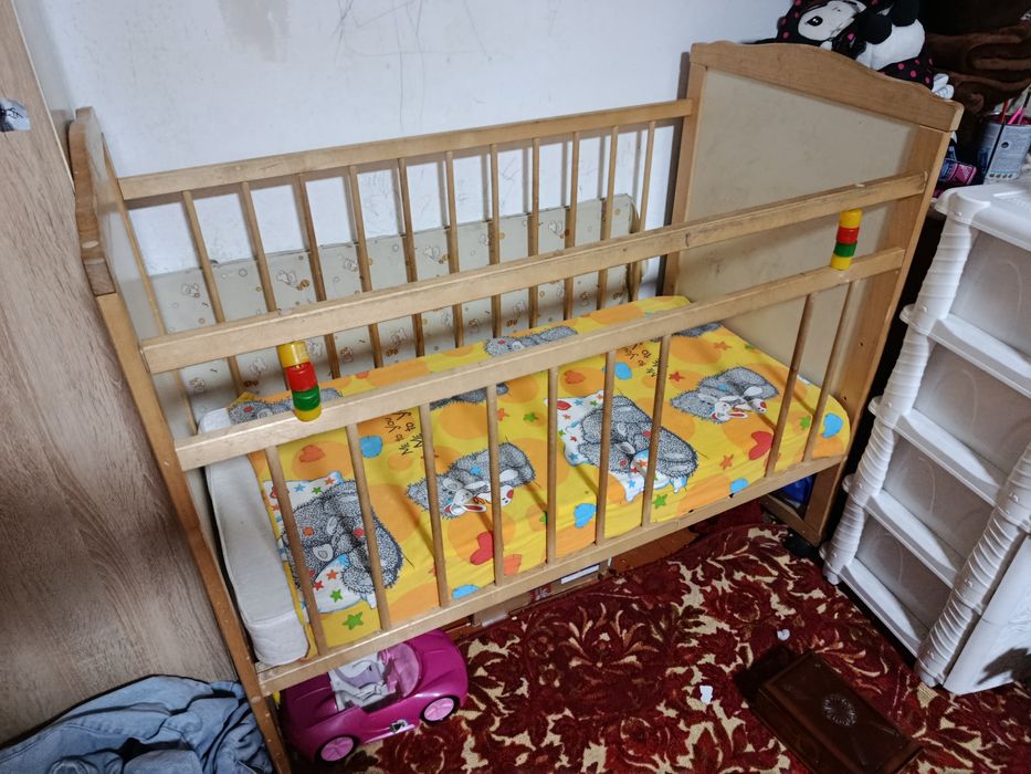 Продам манеж 5000