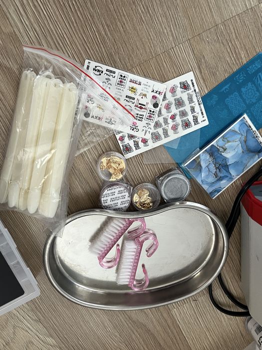 Продам набор для маникюра в хорошем состоянии