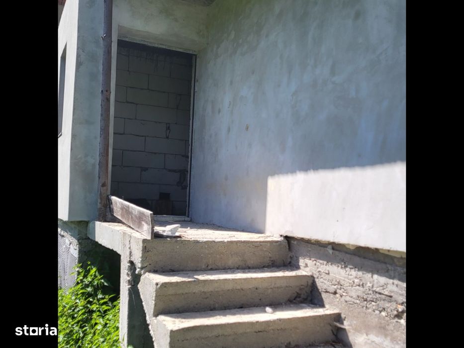Casă de vânzare