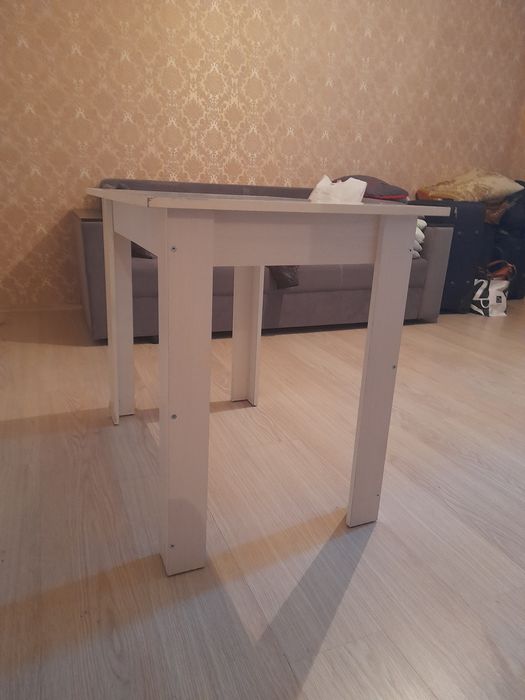 Продам стол кухонный