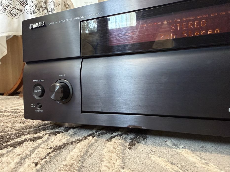 Yamaha RX-V1800 Качествен ресивър