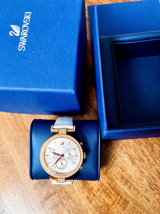 Нов Сваровски (Swarovski) дамски часовник