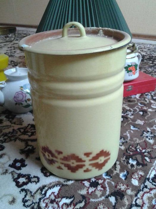 Надёжный бидон на 6 л с удобной ручкой и плотной крышкой