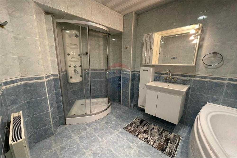Дава се под наем Тристаен апартамент в Варна, Завод Дружба - 115 кв.м за 612 € - Снимка #12