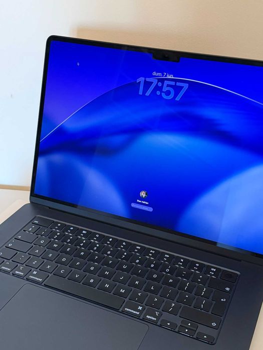 MacBook Air 15" M4 (2025) | 16GB RAM | 256GB SSD | 100% Baterie