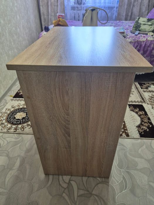 Продам стол школьный