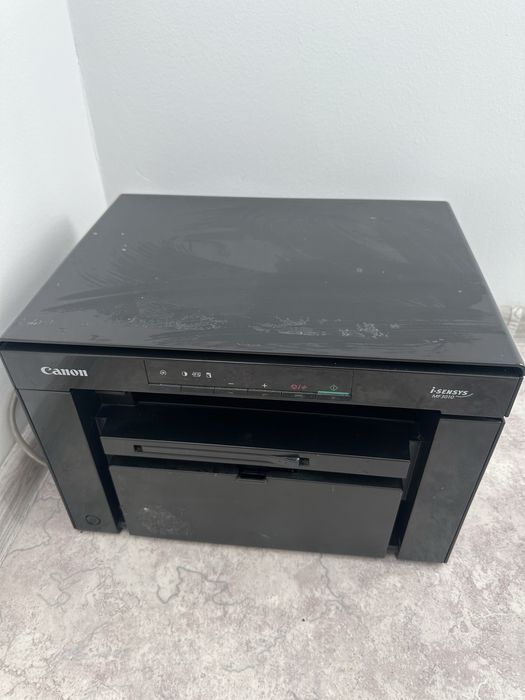 Продаю принтер canon MF3010