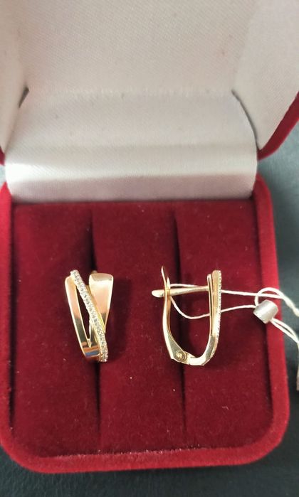 Новые золотые серьги 585 пробы