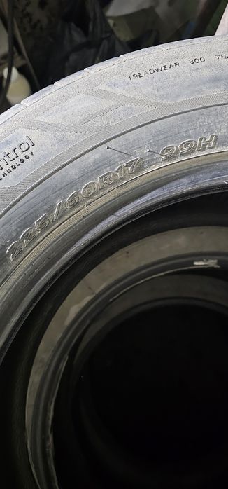Продам резину б/у два балона 10000