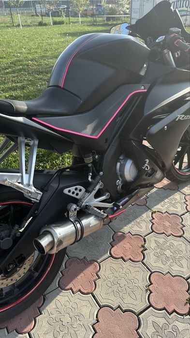 Motocicleta Yamaha yzf-r125