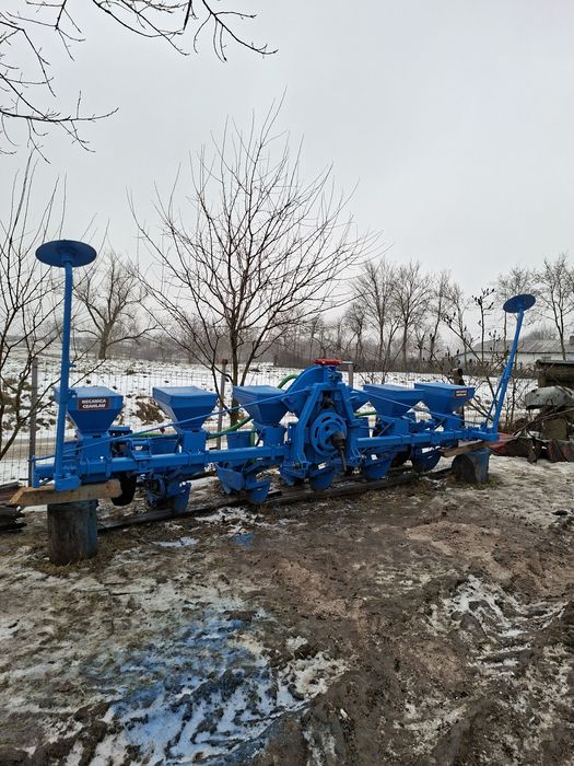 Vând semănătoare SPC6