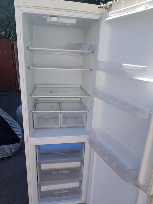Frigider arctic combina frigorifica funcțional