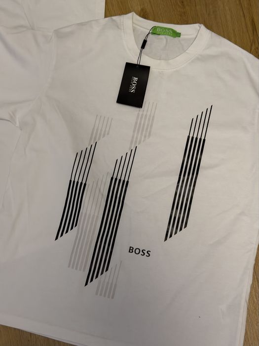 Чисто нови тениски hugo boss