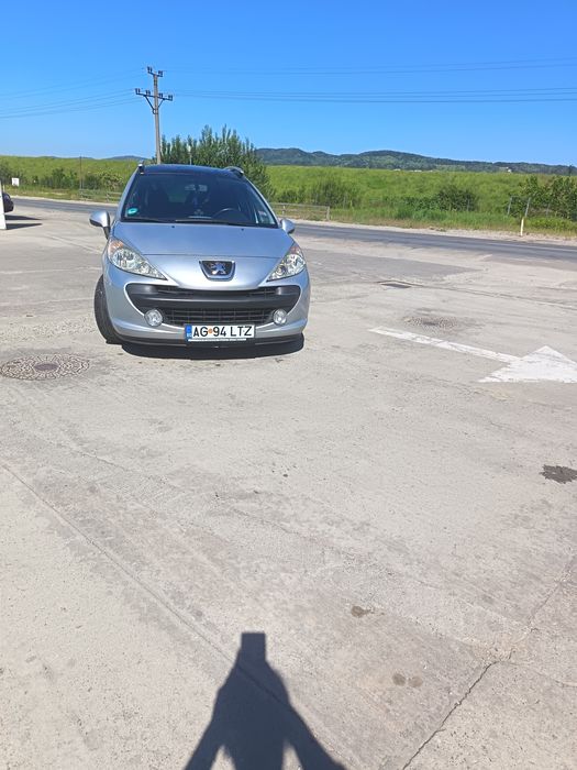 Vând peugeot  207 sw
