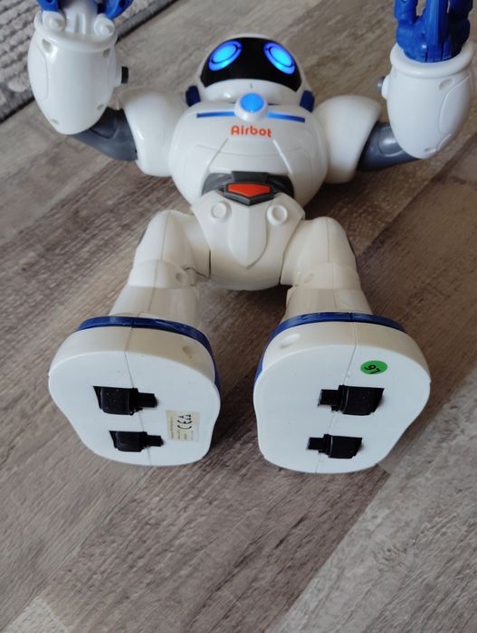 Robot de jucărie.