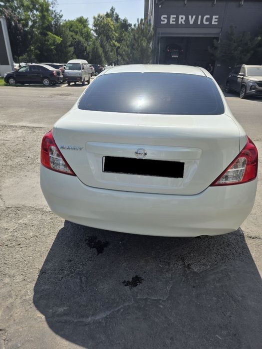 Автомобиль Nissan Sunny