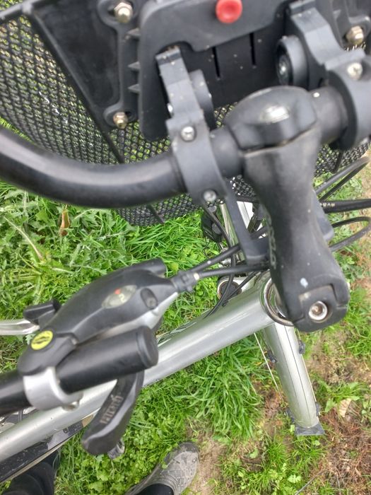 Vând bicicleta  de damă  în stare bună