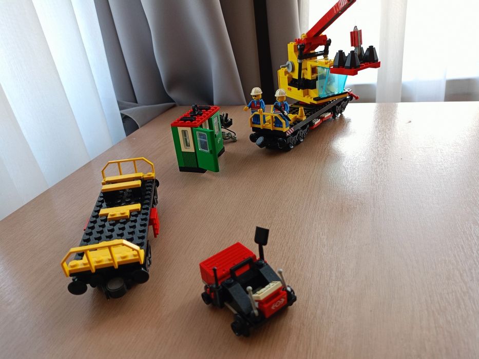 Продавам Лего ремонтна серия багер влак самосвал кран  чистач улици
