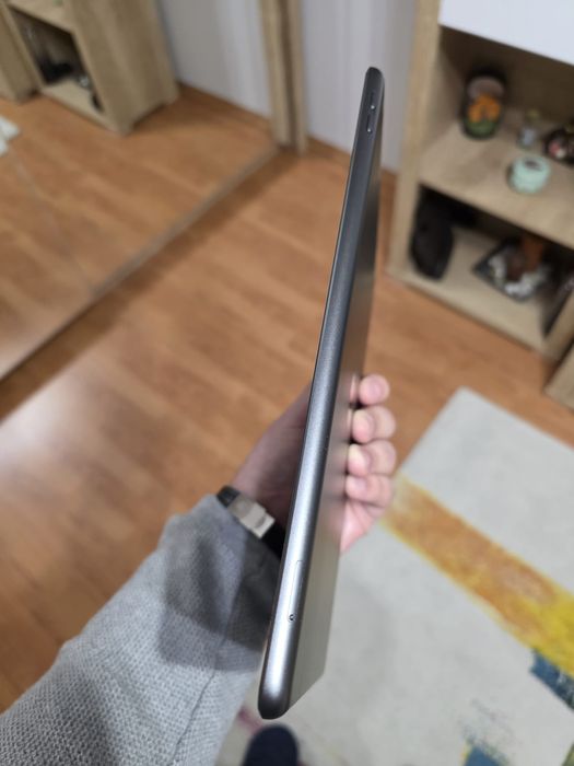 iPad Gen 9 (2021) - 64GB, Wi-Fi+Celular