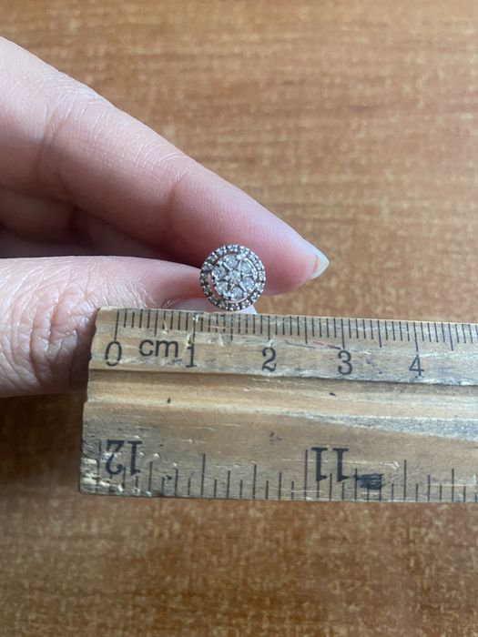 пусеты с бриллиантами