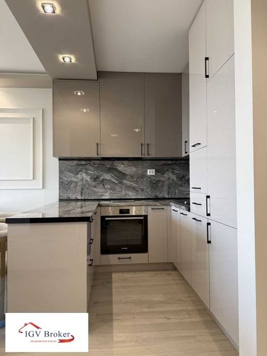 Продава се Тристаен апартамент в София, Банишора - 111 кв.м за 1792 €/кв.м - Снимка #3