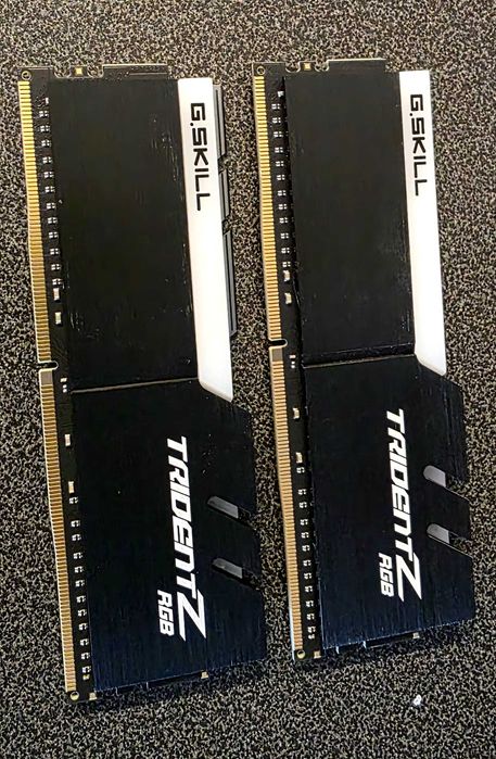 Placa de baza ASUS X570-F, CPU AMD 5950X, RAM 64 GB