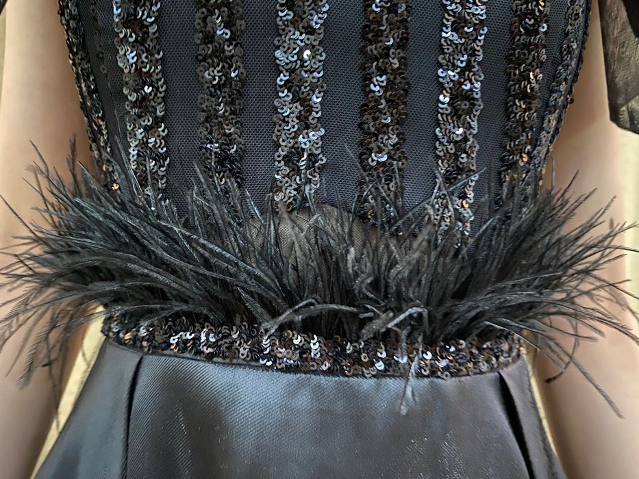 Платье вечернее на девочку 12-14 лет