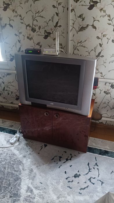 Продам телевизор JVC